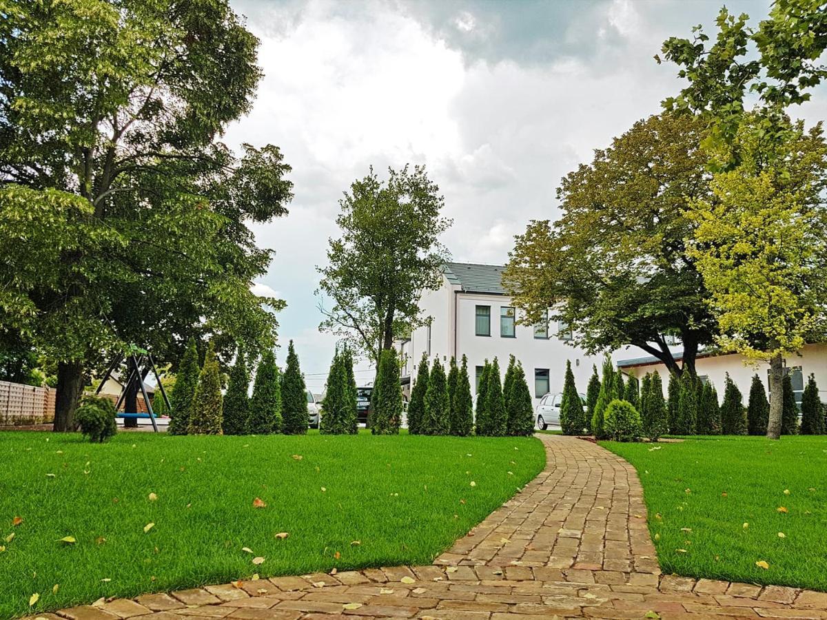 Hotel Czinege & Etterem Koka Dış mekan fotoğraf